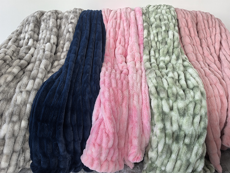 5 Common Pitfalls in Ruched Faux Fur Blanket Manufacturing (And How to Avoid Them)